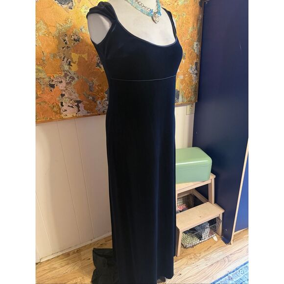 Jessica McClintock Dresses & Skirts - Jessica McClintock Deep Blue Sleeveless Velvet Maxi Dress S14